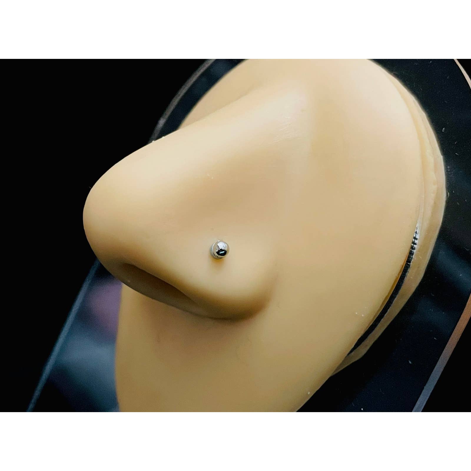 Magnetic Nose Stud - Fake Piercing
