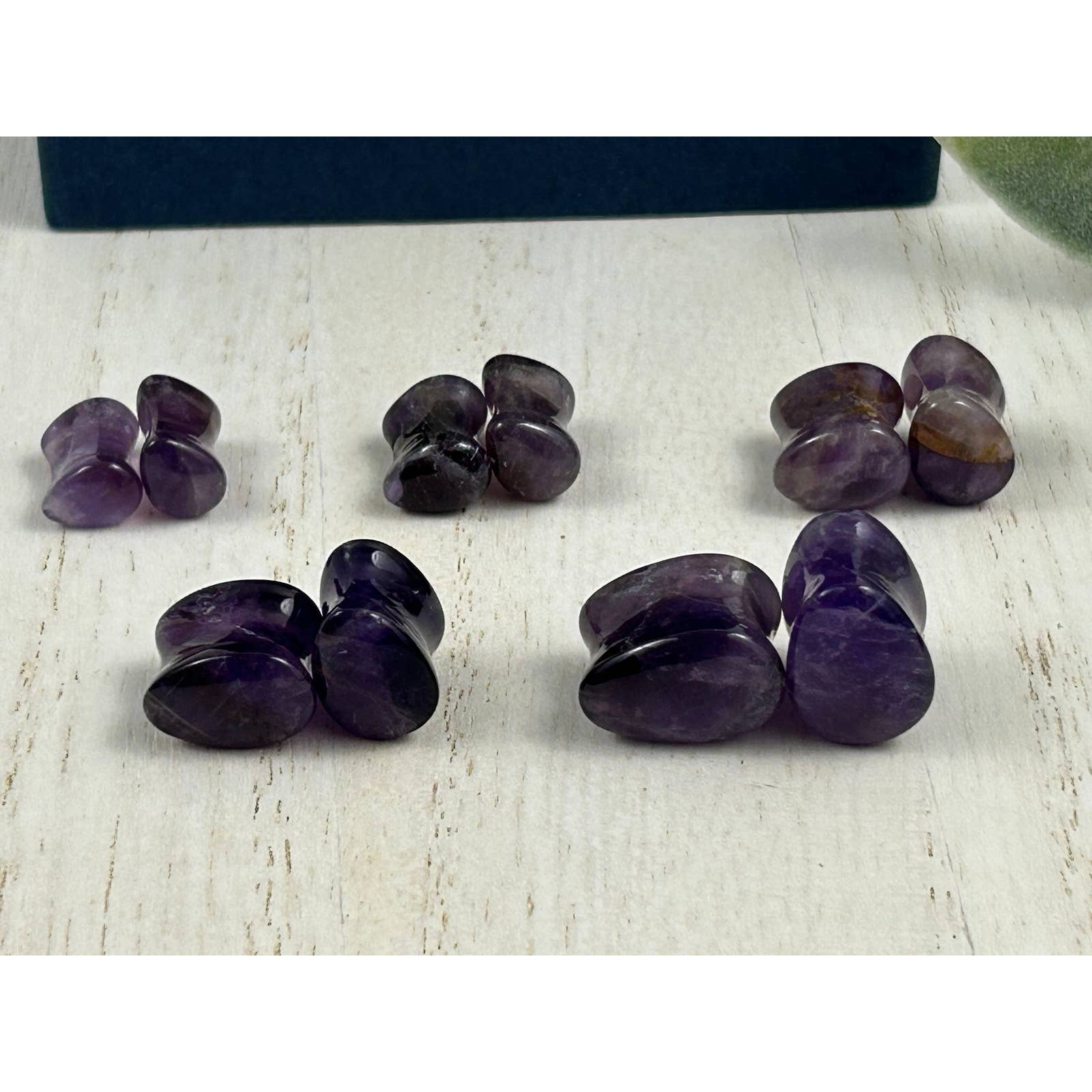 Stone Ear plugs - Amethyst Ear tunnels - Purple Ear Expanders