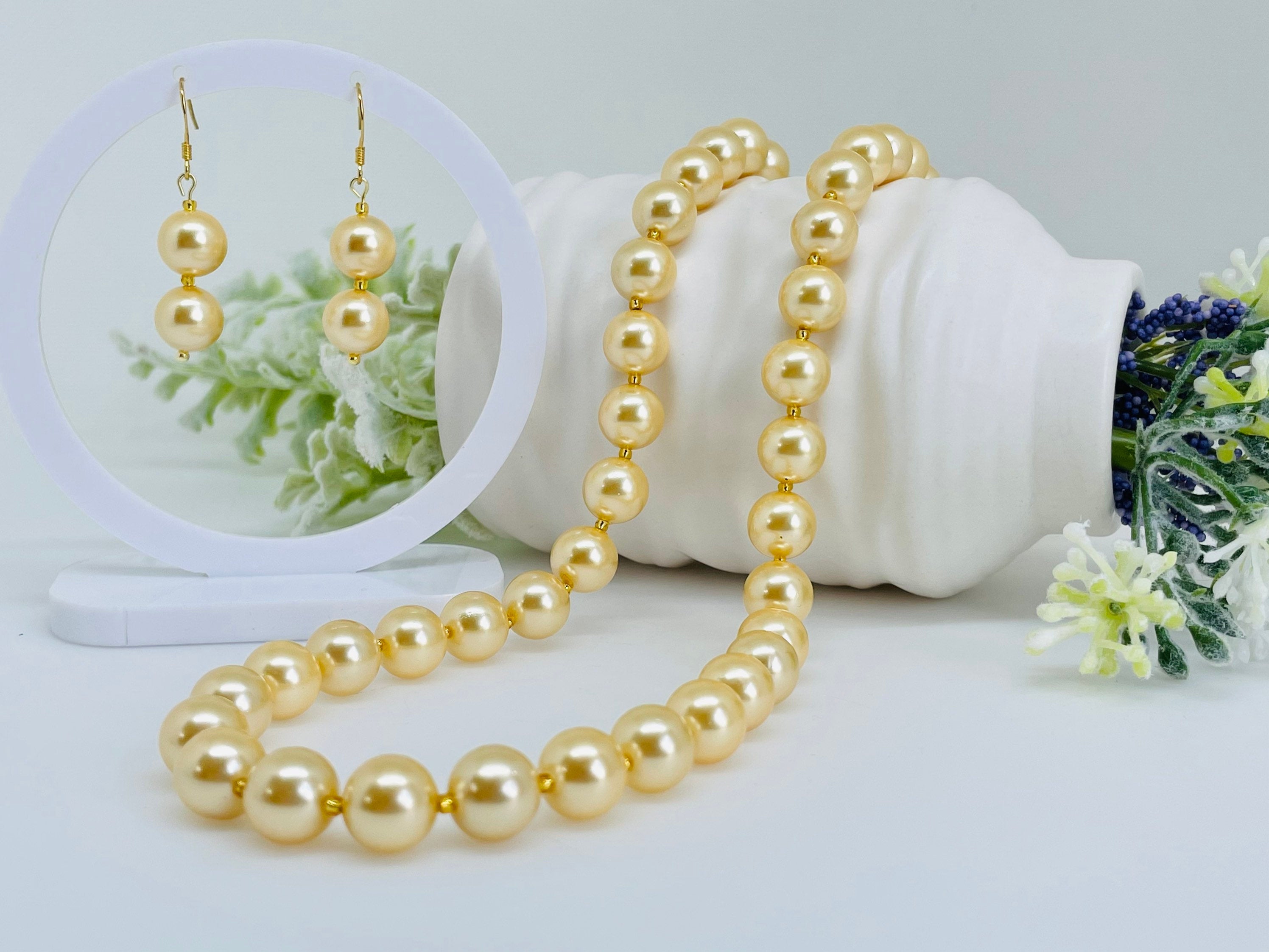 suvarn Golden Pearl Necklace Handmade Necklaced Single Line Pearl Crystal  Necklace Price in India - Buy suvarn Golden Pearl Necklace Handmade  Necklaced Single Line Pearl Crystal Necklace Online at Best Prices in