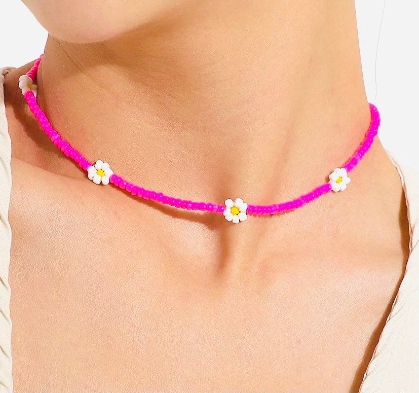 Choker Necklace - Beaded Daisy Flower Necklace