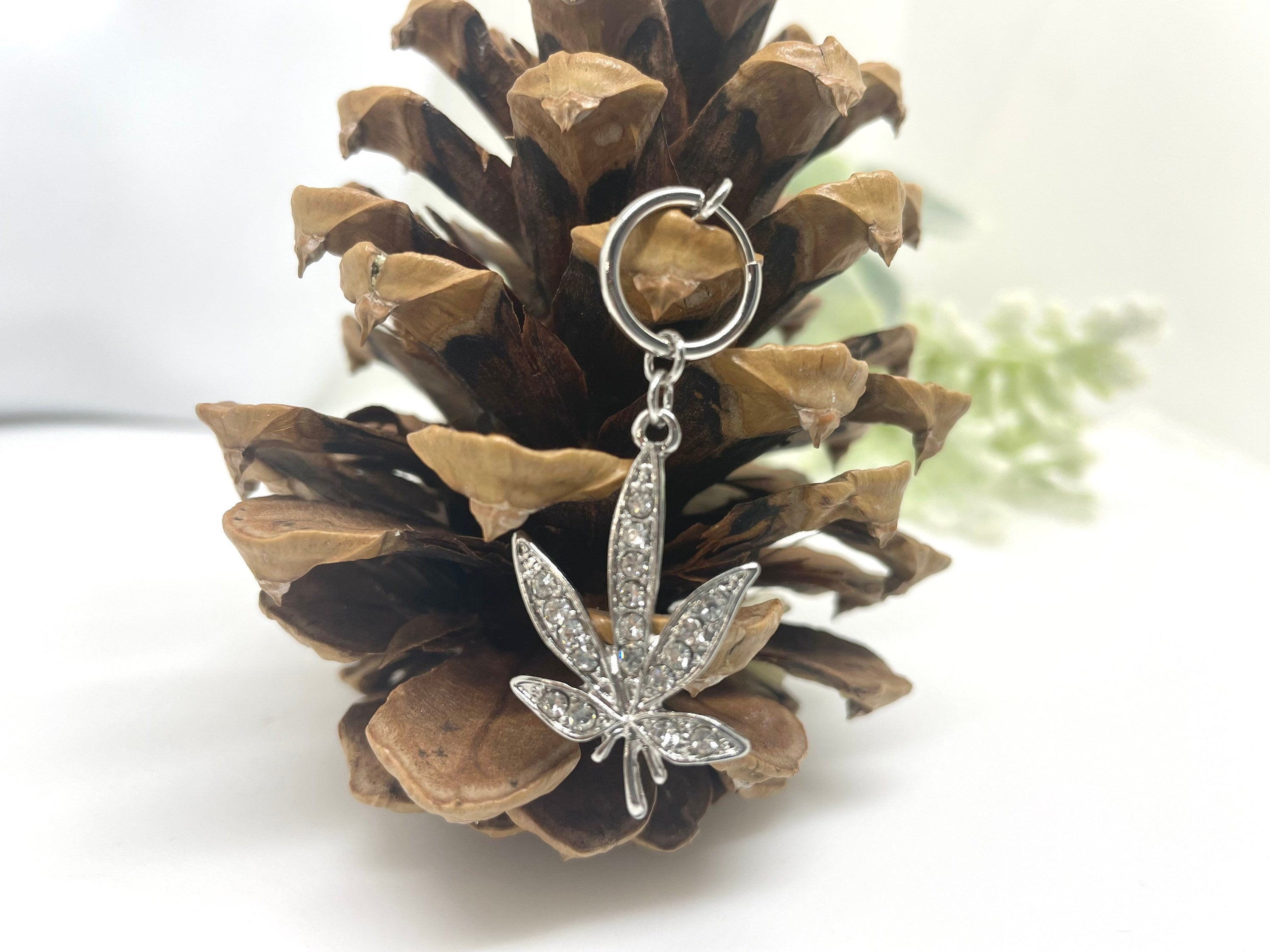 Clip on Belly Ring - Fake Piercing - Leaf Belly Ring