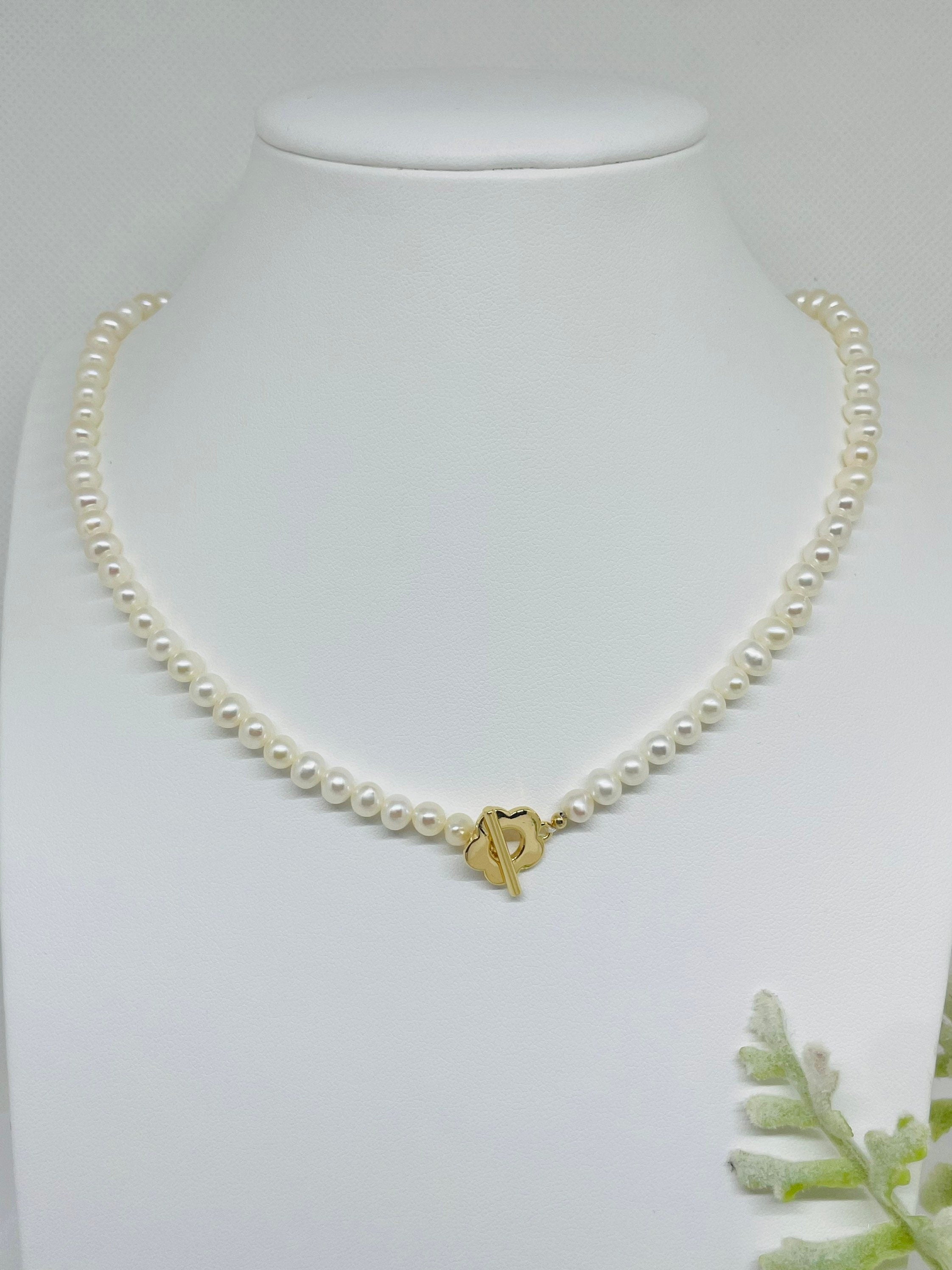 Freshwater Pearl Necklace - Choker Style